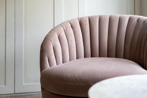 GuestReady - Chic Stay near Olympia & Holland Park - Tap to explore photos