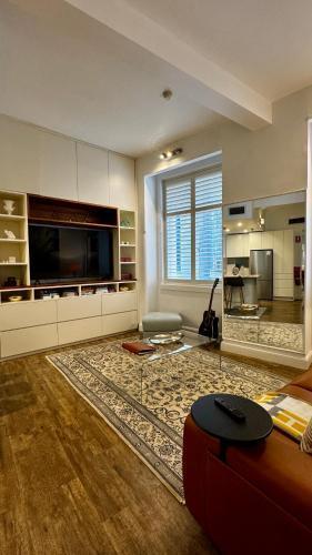 Sydney Central CBD Chic One Bedroom Apartment with Pool on Bridge St, close to everything! - Tap to explore photos