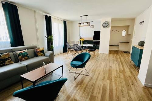 Bel appartement proche de Paris - Tap to explore photos