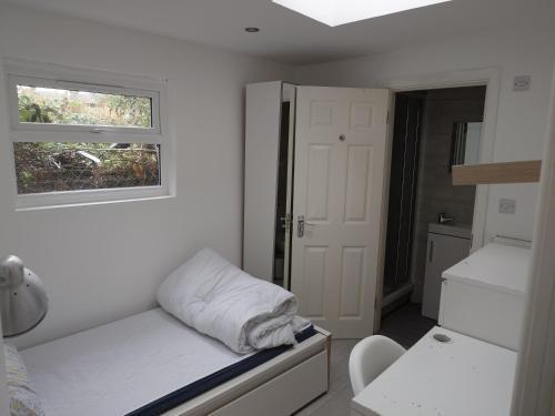 The Old Guest House, Norbury Avenue - Tap to explore photos