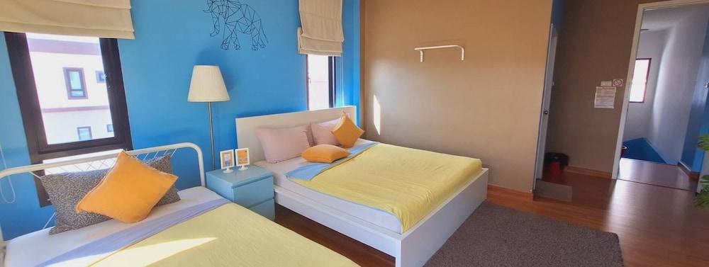 Peony's Home Room Type - Triple Room, Balcony, City View