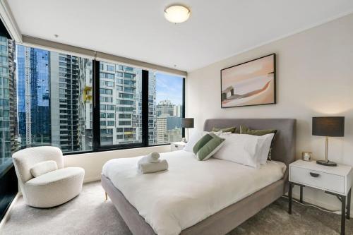 Spacious&Cozy 2 bedroom City Point Melbourne Apt - Tap to explore photos