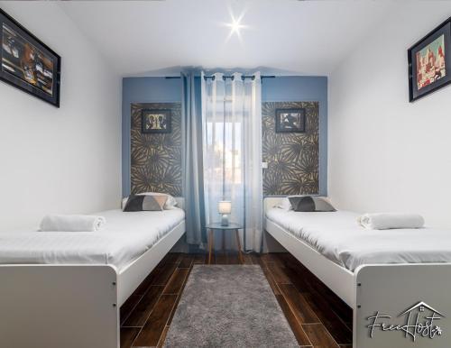 Marvel House - Disneyland 5min, Private Parking, Terrace - Tap to explore photos