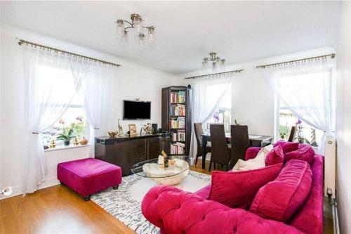 Lovely 1 bedroom flat in Richmond-great location! - Tap to explore photos