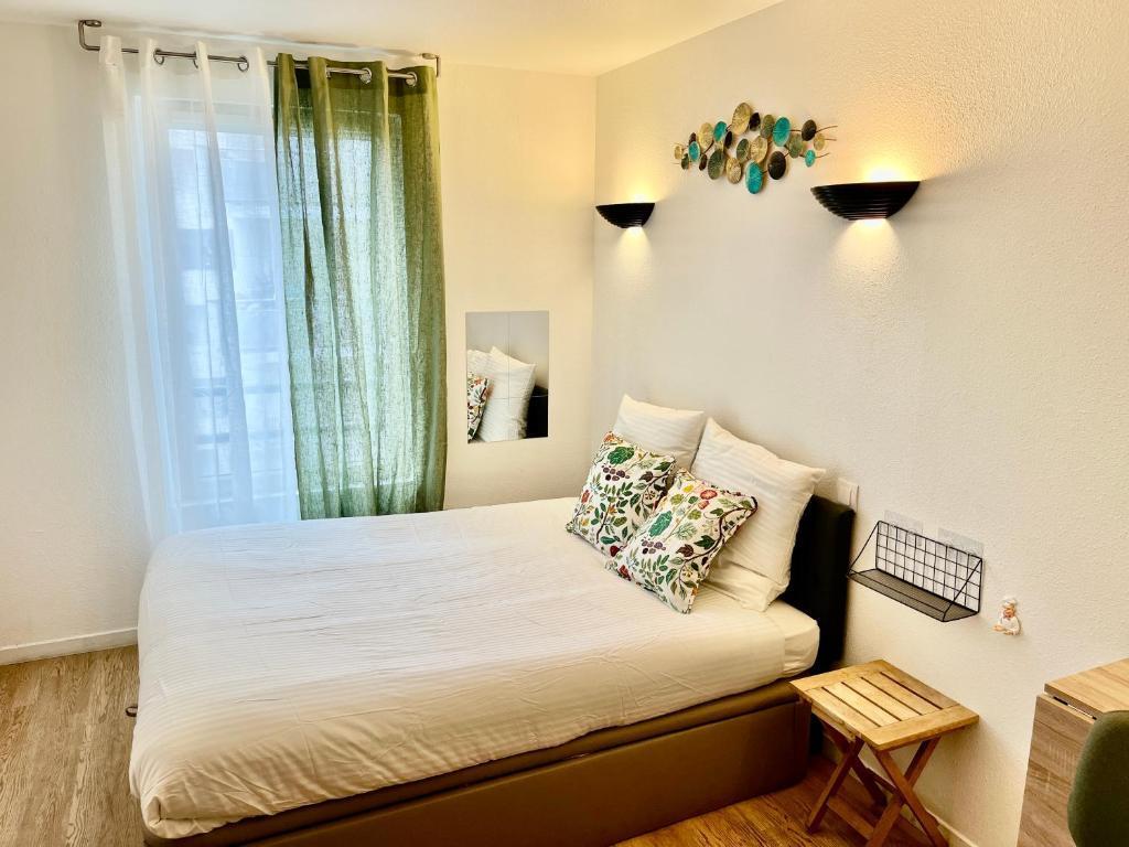 Ryan Homes Studio - in Aparthotel, La Défense - Tap to explore photos