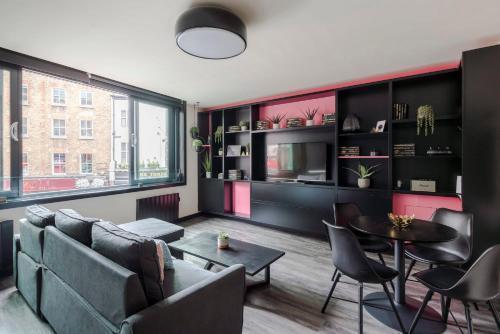 The Sassy - Soho - by Frankie Says Room Type - Apartment