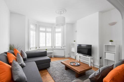 Cloud9 Accommodation - Tap to explore photos