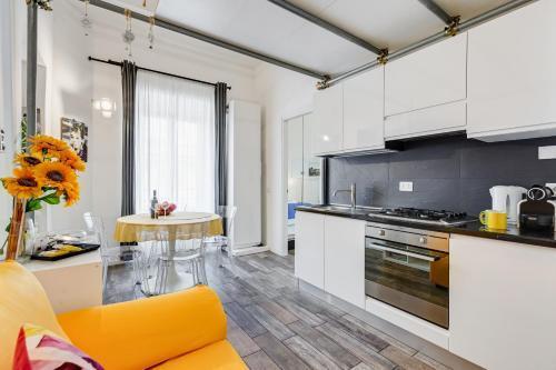 Apartment near the Vatican - Tap to explore photos