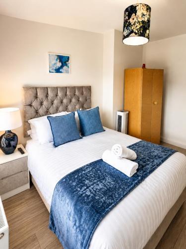 East London Home|Parking|Garden & Self Check-In