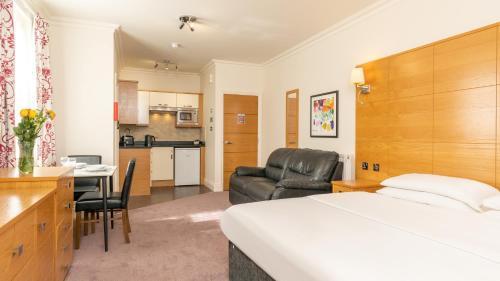 Teddington Lodge
