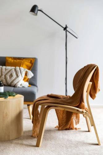 A Stylish 2BR Apt Next to Vic Market FREE Parking - Tap to explore photos