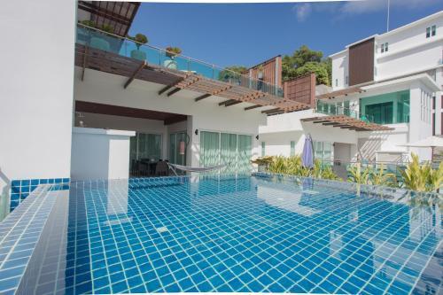 Penthouse Kamala Falls 260mq