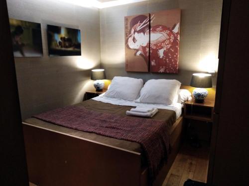 Paris Interiors Rentals - Le Marais LOUVRE - NOTRE DAME - Tap to explore photos