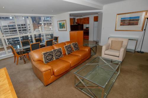 Bond 1603 Self Catering - Tap to explore photos