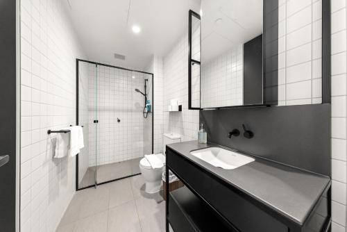 Convenient located 1 bedroom Apartment in Hawthorn - Tap to explore photos