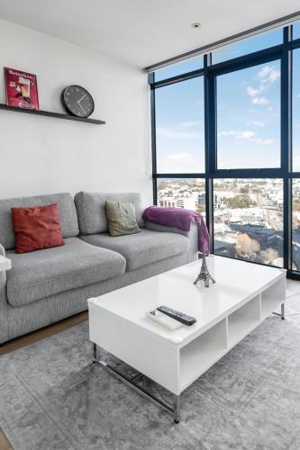 Southbank Seclusion with Sprawling Views - Tap to explore photos