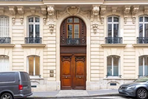 Sweett - Artois Haussman - Tap to explore photos
