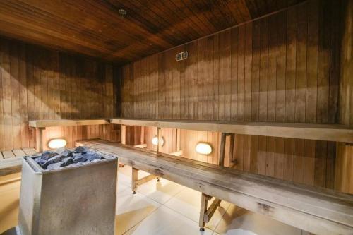 Convenient City Apartment 2 Bedroom w Free Parking - Tap to explore photos