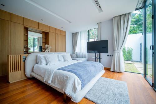 Botanica Foresta 4BR Luxury Villa with Pool by NLA - Tap to explore photos