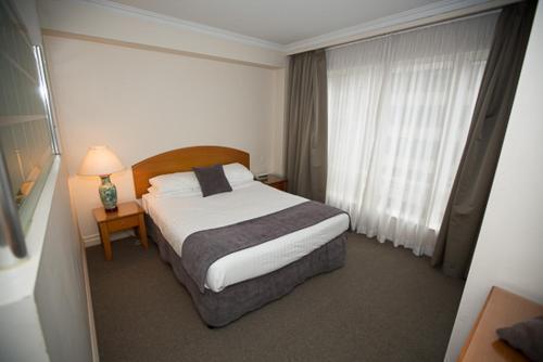 Bond 512 Self Catering