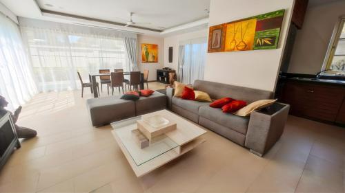 The Residence Bantao Villa unit 121 - Tap to explore photos