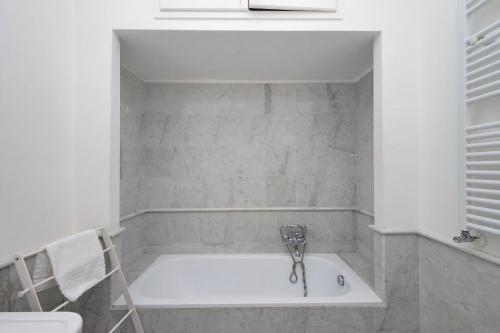 S.Andrea Room Type - Three-Bedroom Apartment