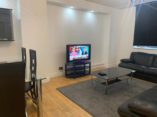 Hestia Travel London - Tap to explore photos