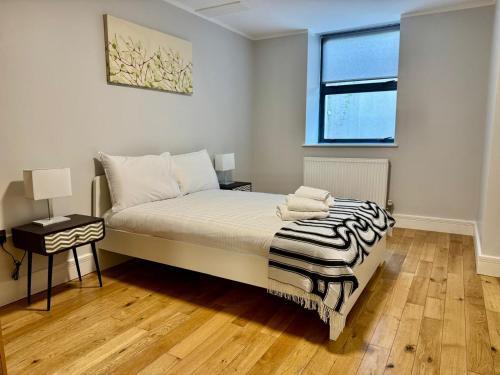 Westciti Chatsworth Road Apartments - Tap to explore photos
