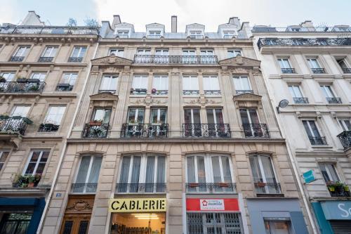 Studio near Le Moulin Rouge and Montmartre