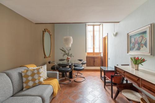 iFlat Pantheon Historic Two-Story Apartment Room Type - One-Bedroom Apartment