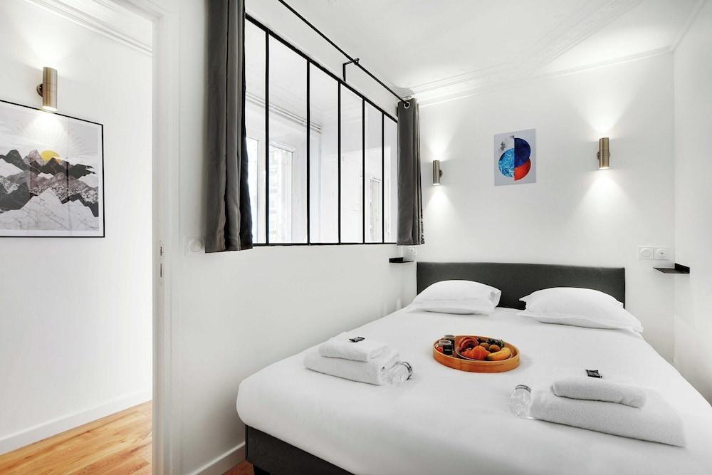 Splendid Apartment - 2br/6p - Place des Vosges - Tap to explore photos