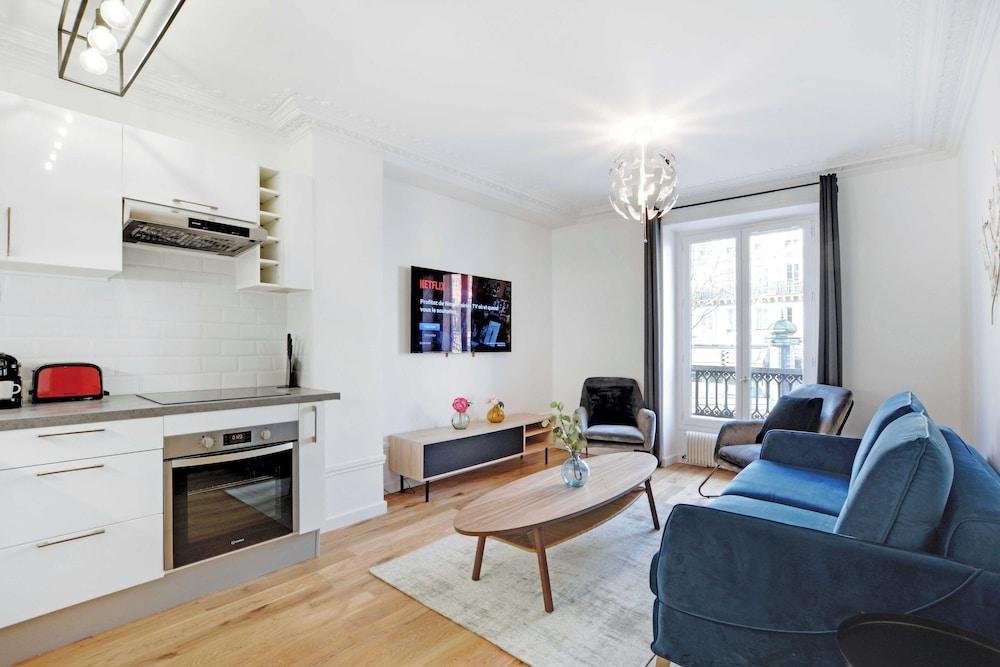Splendid Apartment - 2br/6p - Place des Vosges - Tap to explore photos