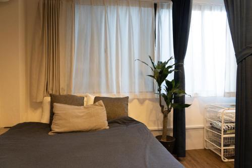 Higashi Shinagawa Apartment by Tranova