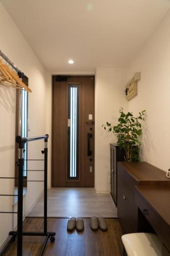 Higashi Shinagawa Apartment - Tap to explore photos