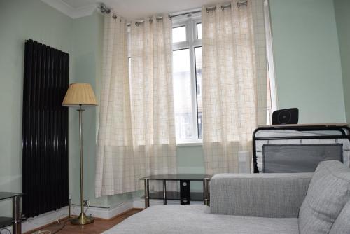 Three Bedroom House Lancaster Road - Tap to explore photos