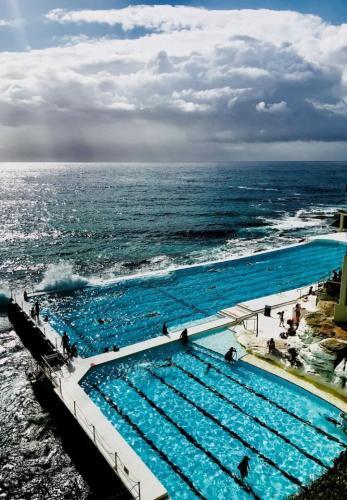 Bondi Surf Cottage - Tap to explore photos