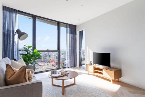 An Amazing 2BR Apt at Sapphire by the Gardens - Tap to explore photos