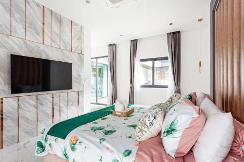 Astro Deluxe 4 Bedrooms Villa - Tap to explore photos