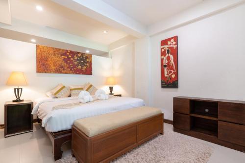 Beachside Apt Short Walk to Nai Harn Beach 2-3 BR - Tap to explore photos