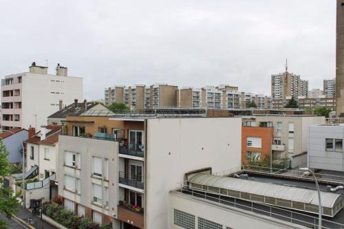 Bright and pleasant studio near city center