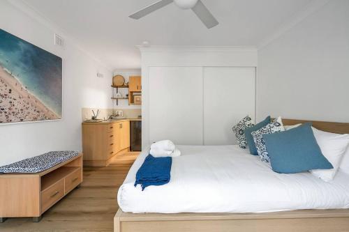 Bronte Haven - Coastal Bliss for Families - Tap to explore photos