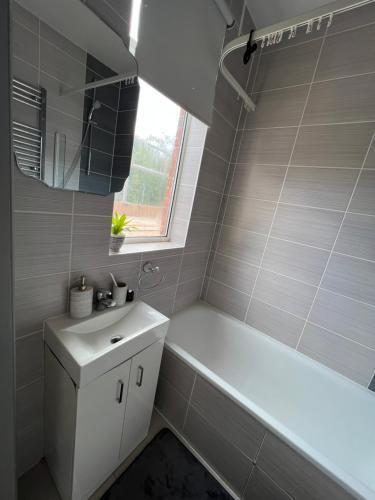 C41-Cozy studio flat in Finchley Central - Tap to explore photos