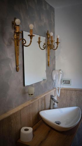 Casa Catone (affitta camere) - Tap to explore photos
