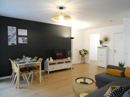Clichy-Levallois Bords de Seine Room Type - Two-Bedroom Apartment
