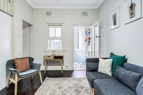 Coogee Classic - Coastal Gem Close to Beach - Tap to explore photos
