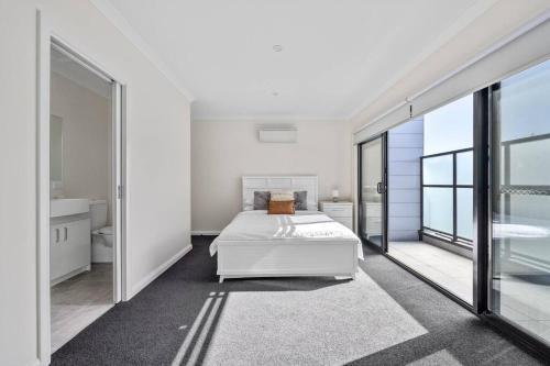 Coastal Stroll at Safety Beach Room Type - Three-Bedroom House Coastal Stroll at Safety Beach Room Type - Three-Bedroom House
