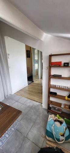 Cozy studio Clichy Levallois - Tap to explore photos