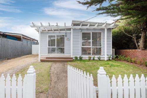 Cutest Cottage on Fourth walk to the Beach