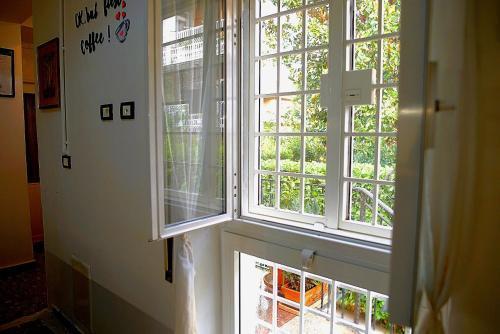 Eva Capital Guest House - Tap to explore photos