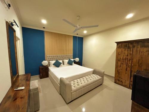 Equatorial Divers Lodge - Tap to explore photos